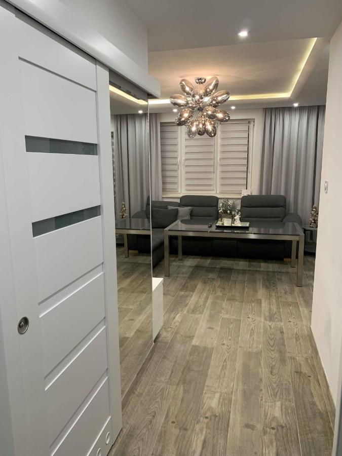 Prestige Line Apartament Legnica Exterior photo