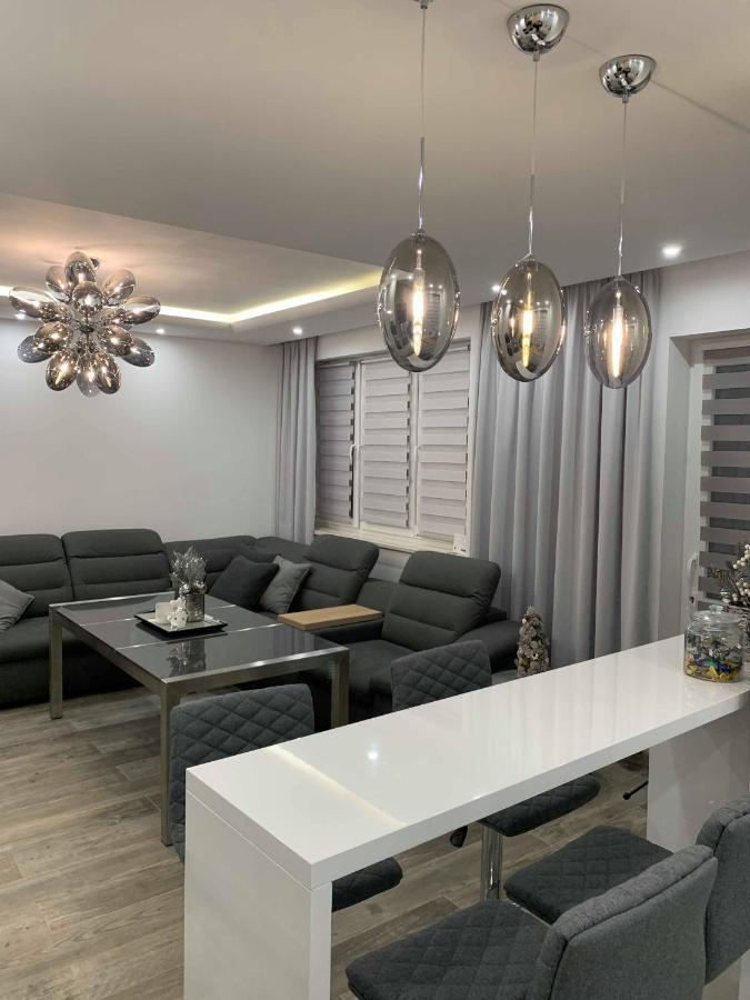 Prestige Line Apartament Legnica Exterior photo