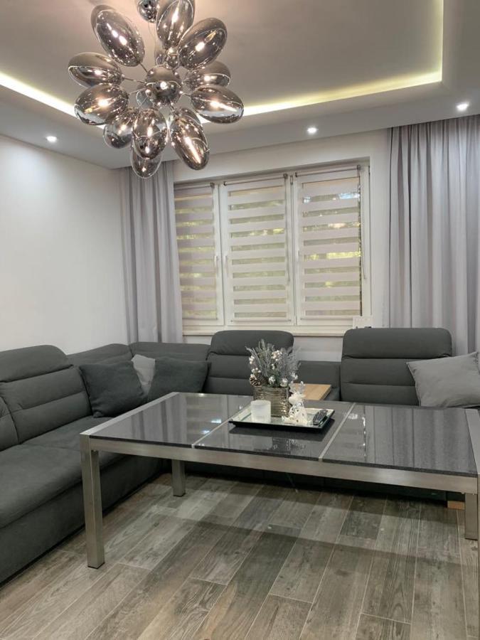 Prestige Line Apartament Legnica Exterior photo